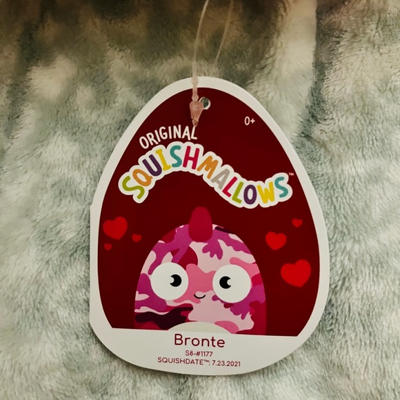 Brontë 8” Chameleon Squishmallow - Picture 4 of 5